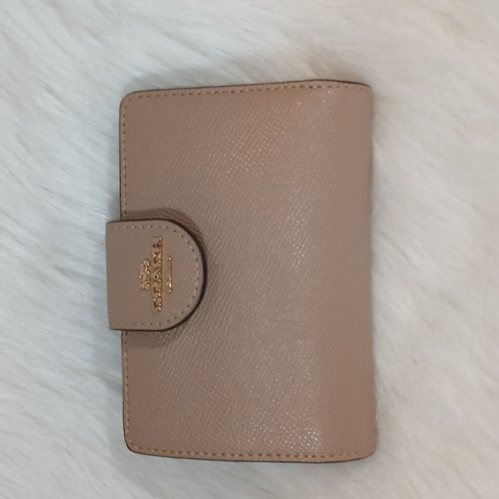 Coach Single Fold Medium Leather Wallet Tan